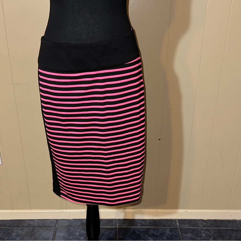 BNWT Eloquii Black and Pink Skirt, Size 20W